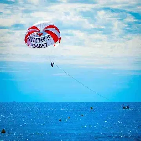 - Chez Laura Villeneuve-Loubet