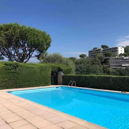 - Chez Laura * Villeneuve-Loubet