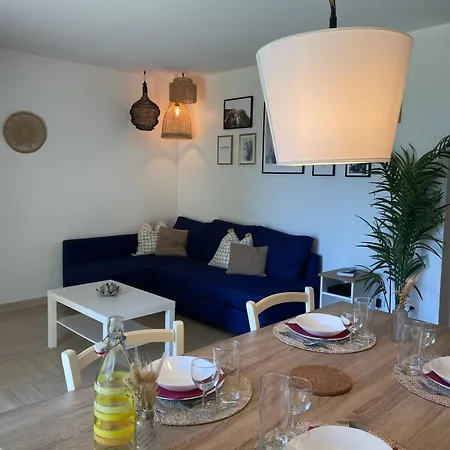 - Chez Laura *