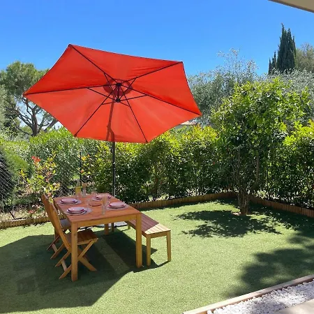 - Chez Laura * Villeneuve-Loubet